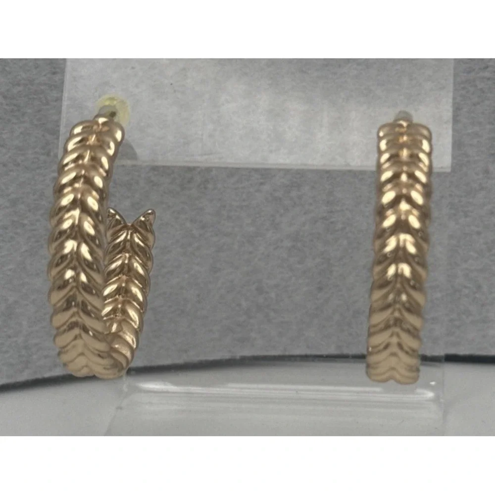 Vintage Gold Tone Chevron Herringbone Hoop Earrings Chunky Woven Textured